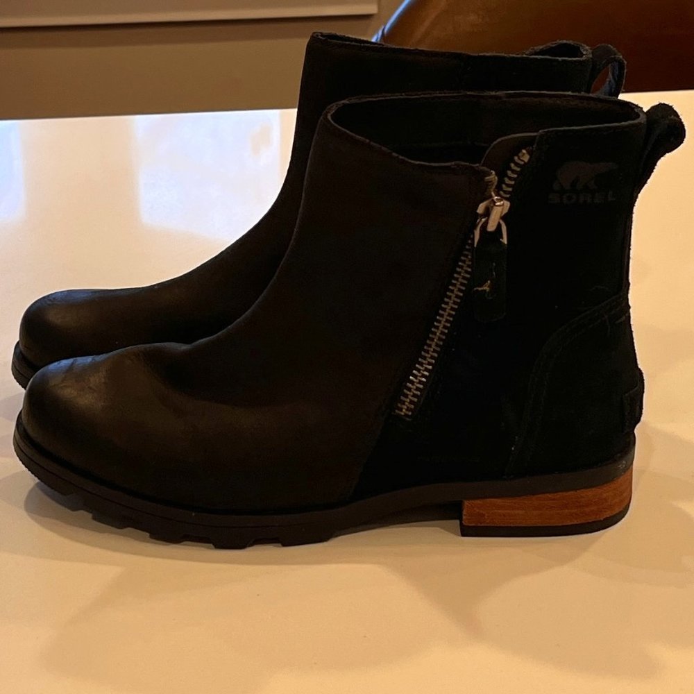 Sorel Black Matte Suede Boots, Size 7
